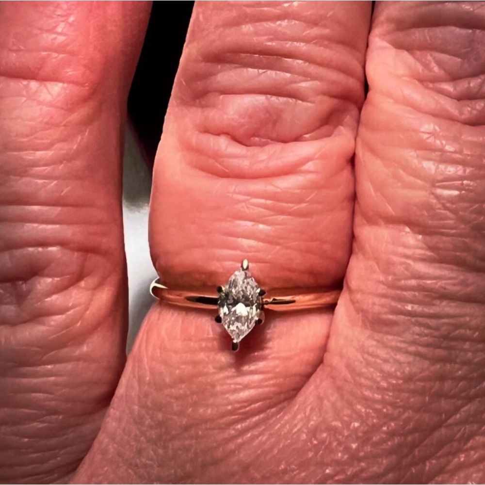 VERY PRETTY ENGAGEMENT RING